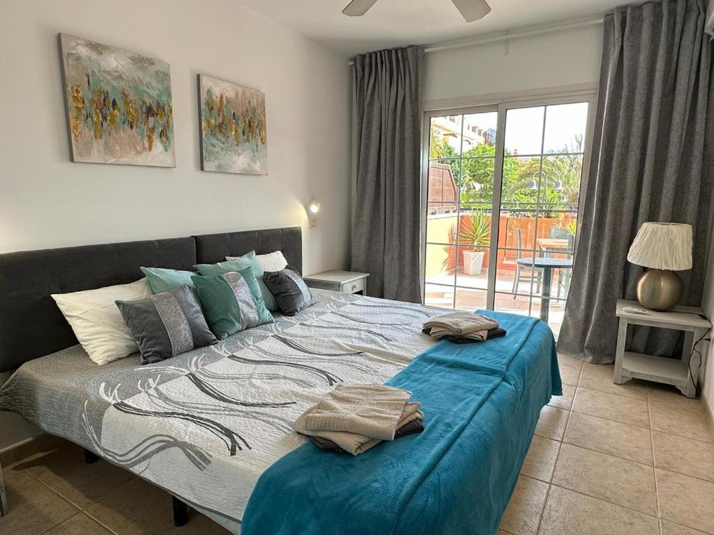 Sunny Apartment & Heated Pool Los Cristianos  Exterior foto